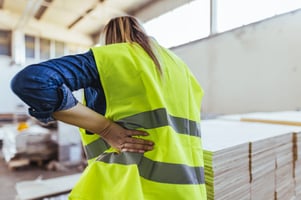 AdobeStock_1482935860-overexerrtion-lifting-materials-back-pain-1536x1025